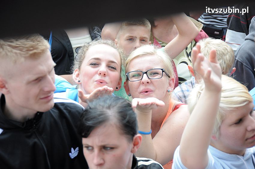 Koncert Zespołu Weekend i Adelibanda w Szubińskiej Dwójce