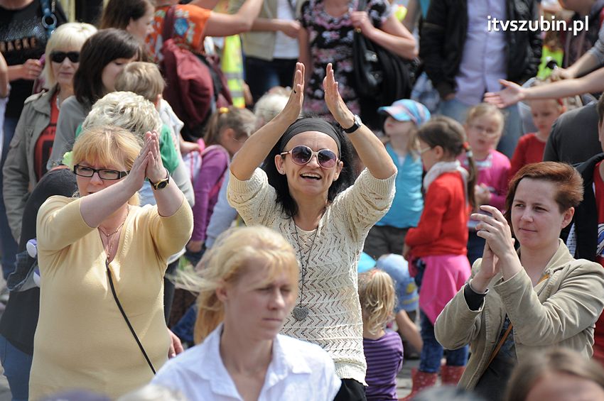 Koncert Zespołu Weekend i Adelibanda w Szubińskiej Dwójce