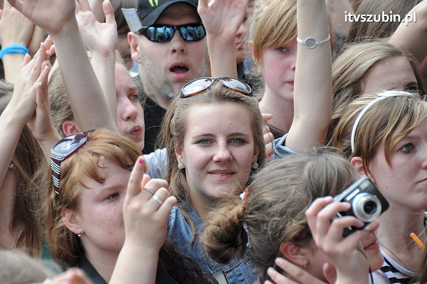 Koncert Zespołu Weekend i Adelibanda w Szubińskiej Dwójce