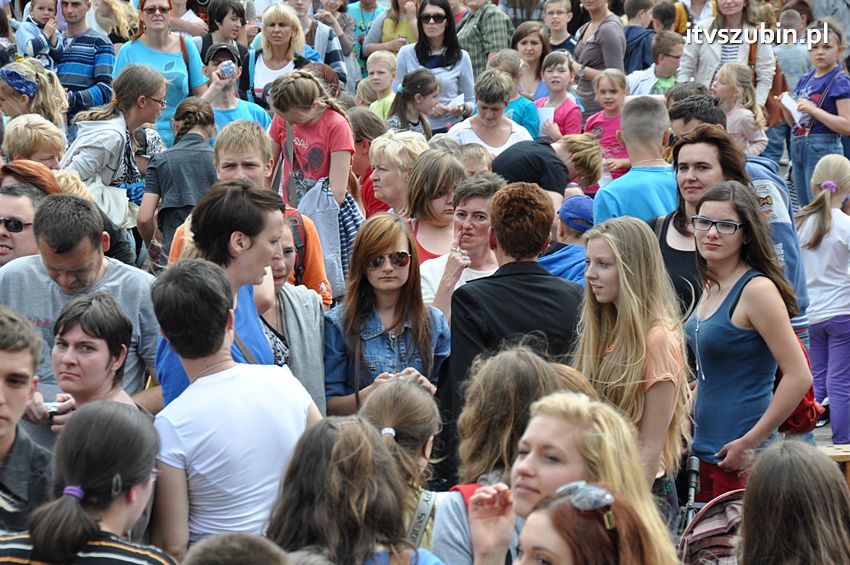 Koncert Zespołu Weekend i Adelibanda w Szubińskiej Dwójce