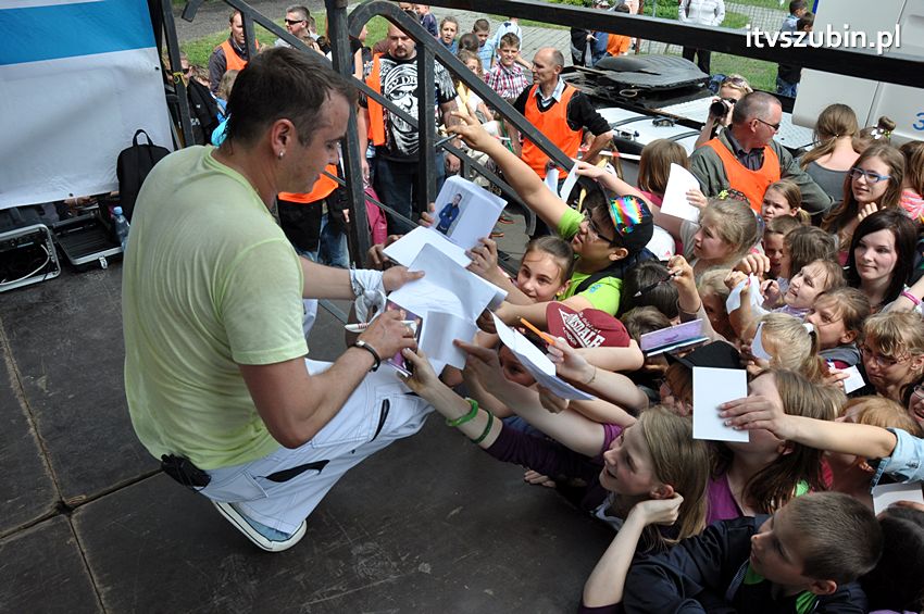 Koncert Zespołu Weekend i Adelibanda w Szubińskiej Dwójce