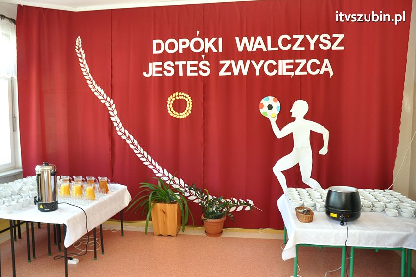 Szkoła Podstawowa w Turze zyskała patrona i sztandar