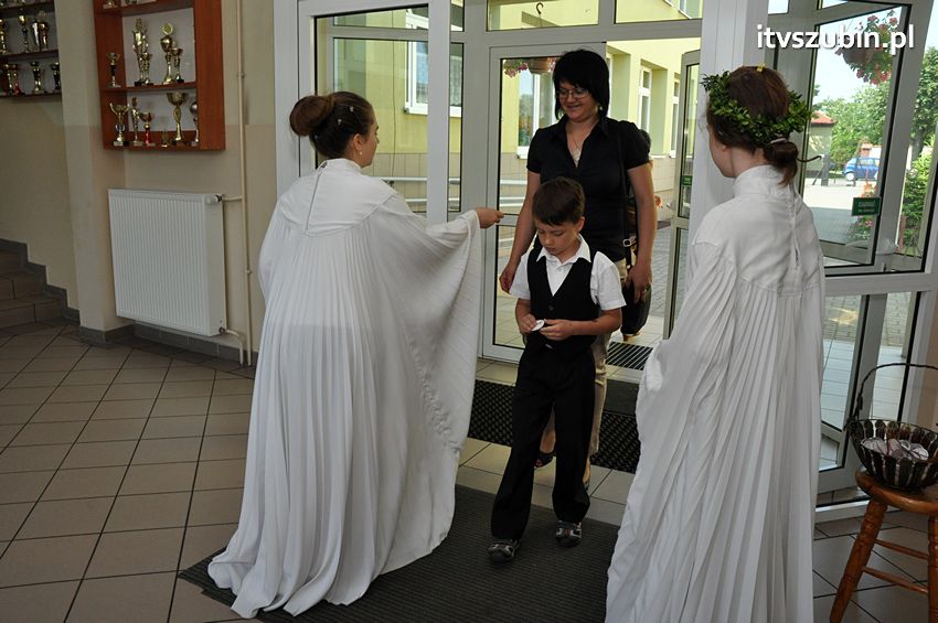 Szkoła Podstawowa w Turze zyskała patrona i sztandar