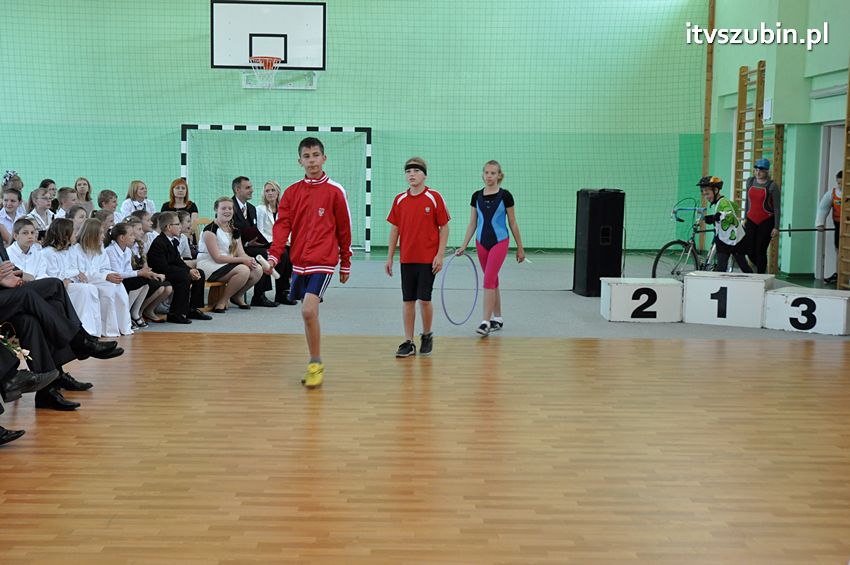 Szkoła Podstawowa w Turze zyskała patrona i sztandar