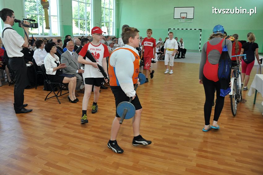 Szkoła Podstawowa w Turze zyskała patrona i sztandar