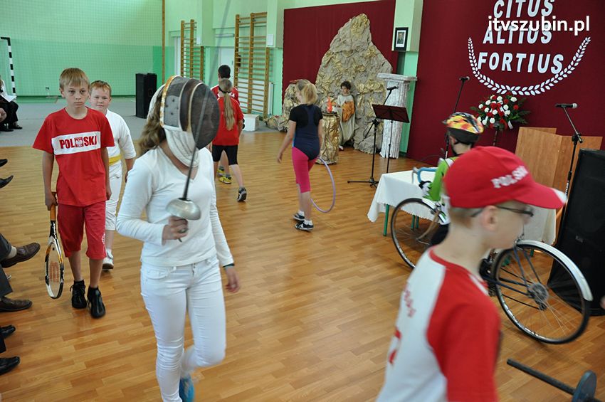 Szkoła Podstawowa w Turze zyskała patrona i sztandar