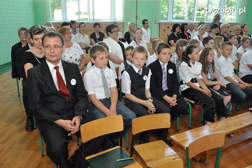 Szkoła Podstawowa w Turze zyskała patrona i sztandar