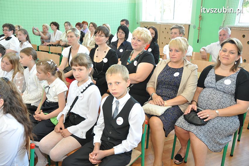 Szkoła Podstawowa w Turze zyskała patrona i sztandar