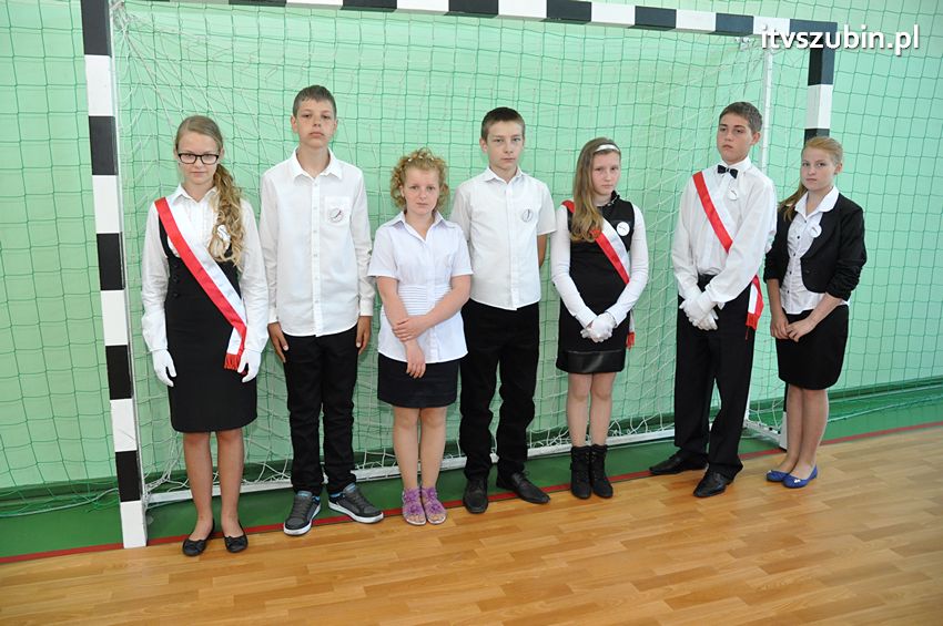 Szkoła Podstawowa w Turze zyskała patrona i sztandar