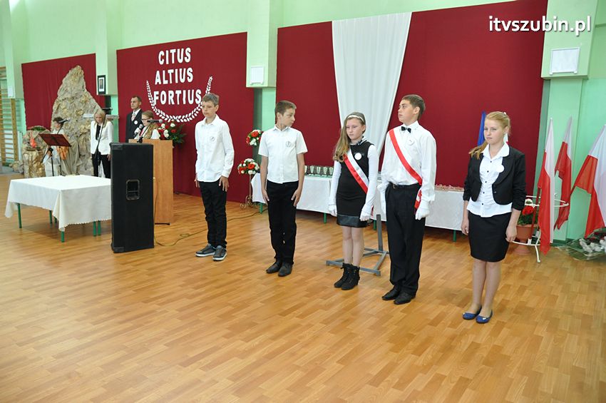 Szkoła Podstawowa w Turze zyskała patrona i sztandar