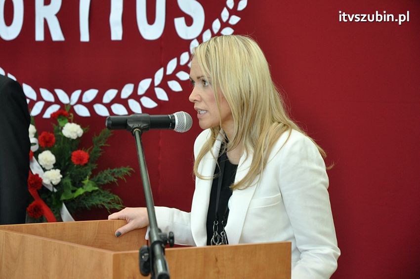 Szkoła Podstawowa w Turze zyskała patrona i sztandar