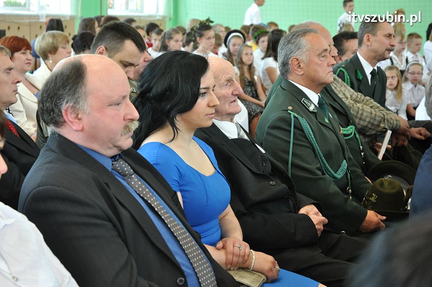 Szkoła Podstawowa w Turze zyskała patrona i sztandar