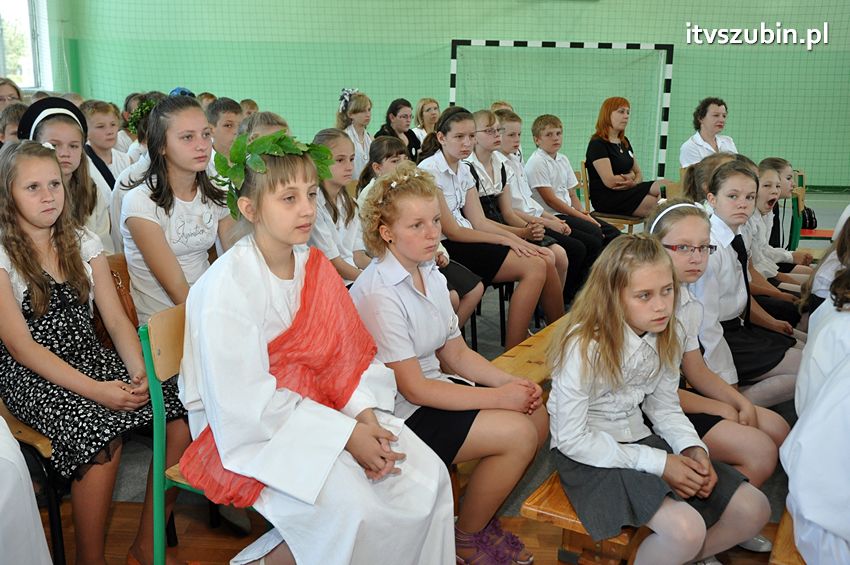 Szkoła Podstawowa w Turze zyskała patrona i sztandar