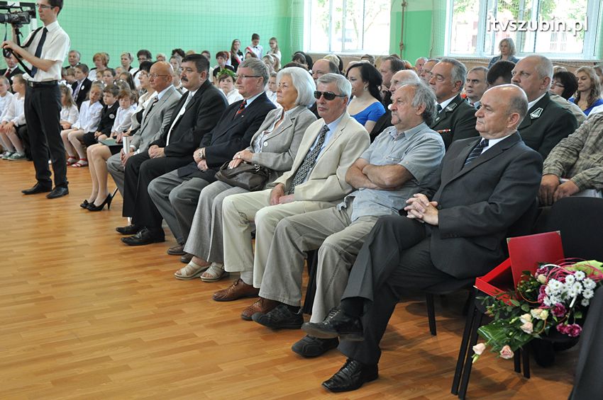 Szkoła Podstawowa w Turze zyskała patrona i sztandar