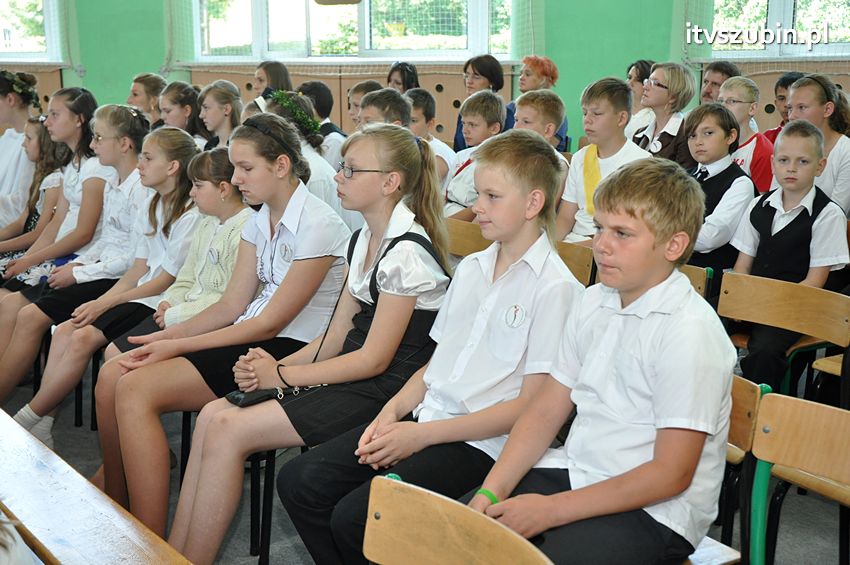 Szkoła Podstawowa w Turze zyskała patrona i sztandar