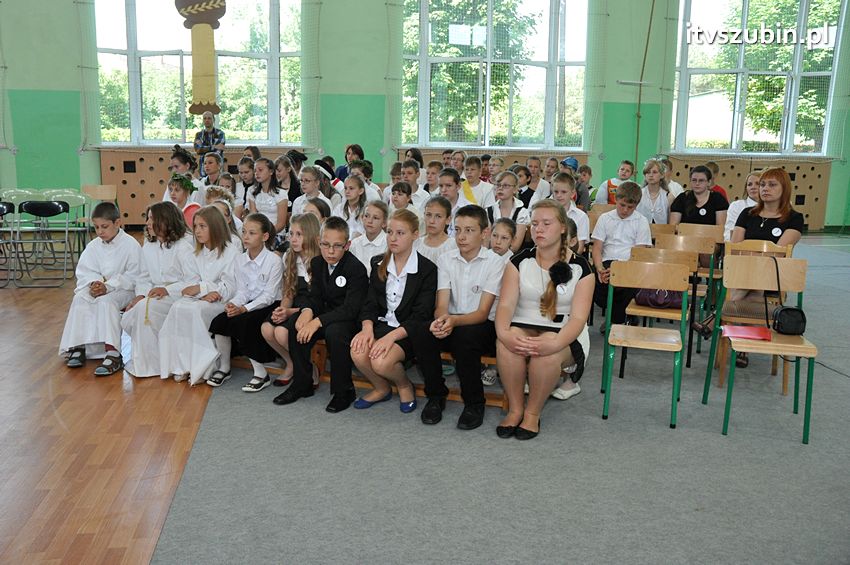 Szkoła Podstawowa w Turze zyskała patrona i sztandar