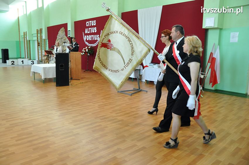 Szkoła Podstawowa w Turze zyskała patrona i sztandar