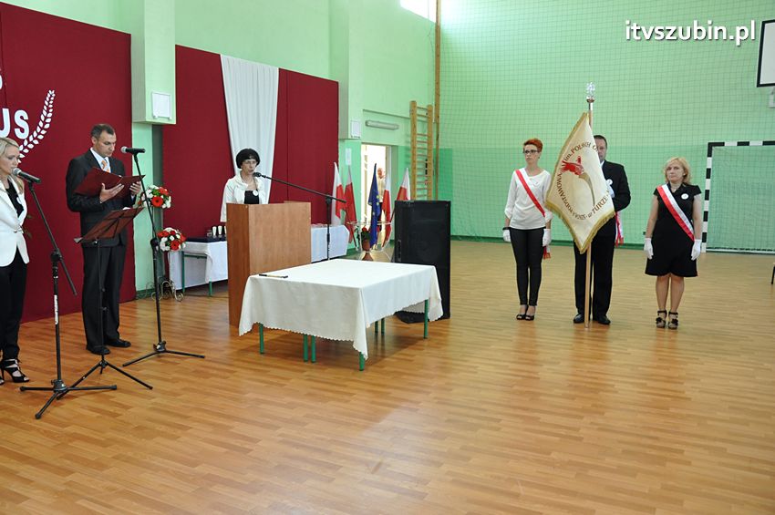 Szkoła Podstawowa w Turze zyskała patrona i sztandar