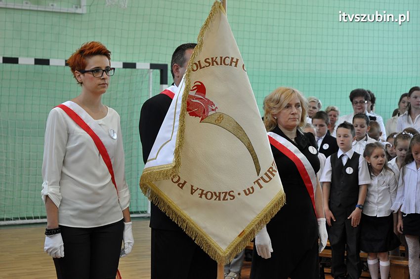 Szkoła Podstawowa w Turze zyskała patrona i sztandar
