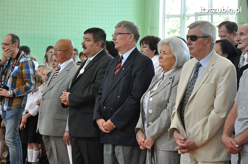 Szkoła Podstawowa w Turze zyskała patrona i sztandar