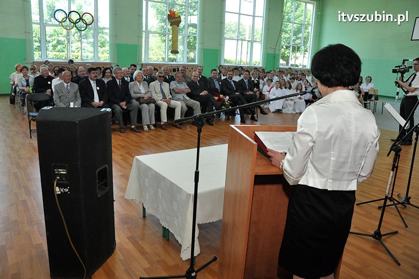 Szkoła Podstawowa w Turze zyskała patrona i sztandar