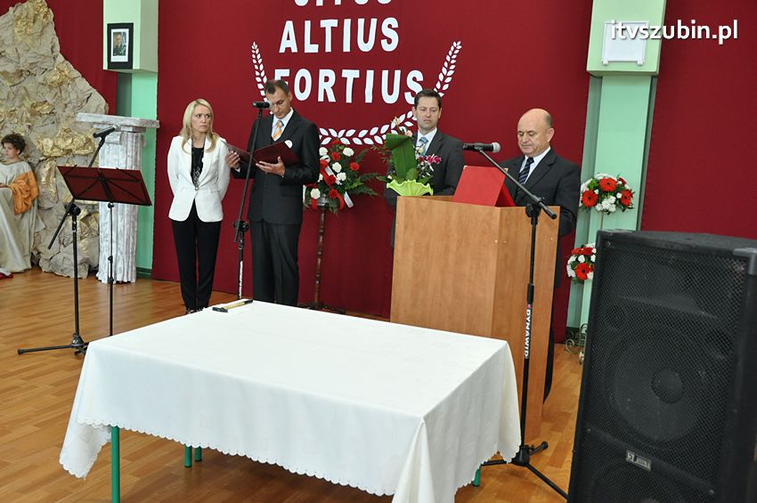 Szkoła Podstawowa w Turze zyskała patrona i sztandar