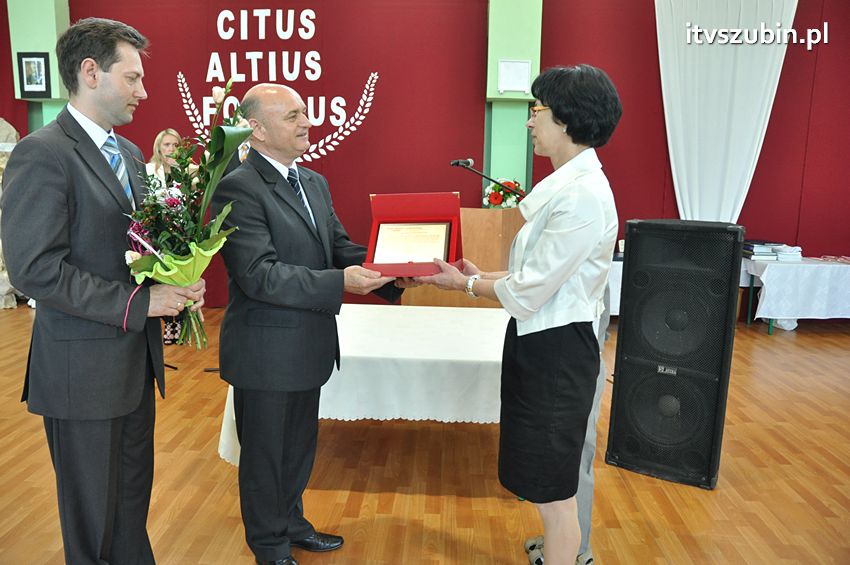 Szkoła Podstawowa w Turze zyskała patrona i sztandar