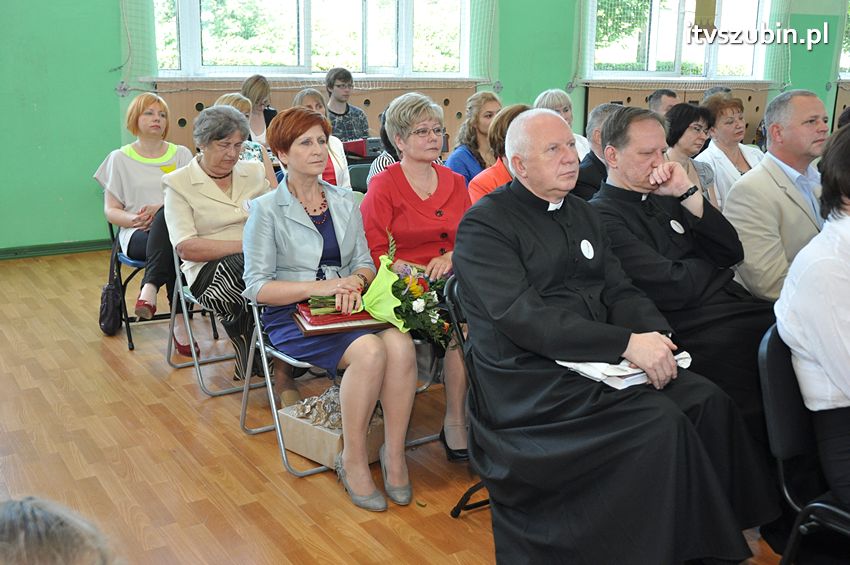 Szkoła Podstawowa w Turze zyskała patrona i sztandar