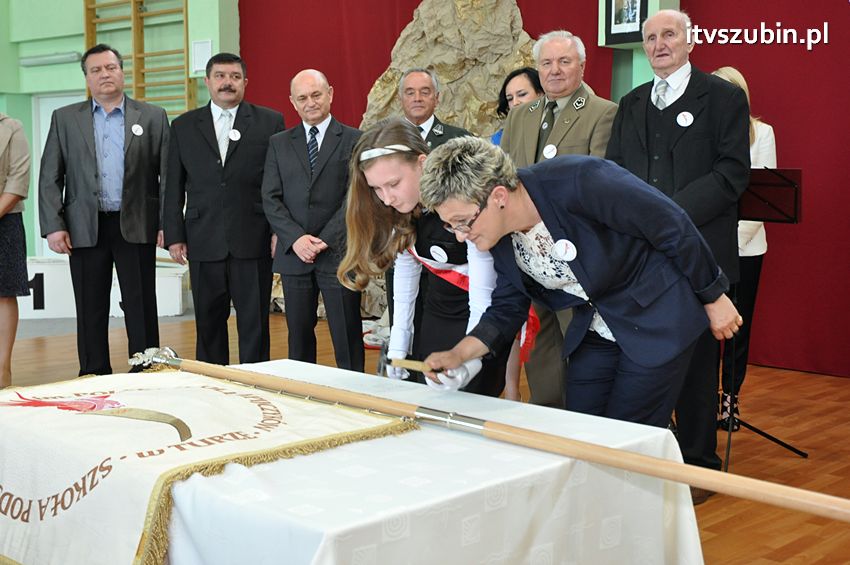 Szkoła Podstawowa w Turze zyskała patrona i sztandar