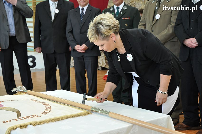 Szkoła Podstawowa w Turze zyskała patrona i sztandar