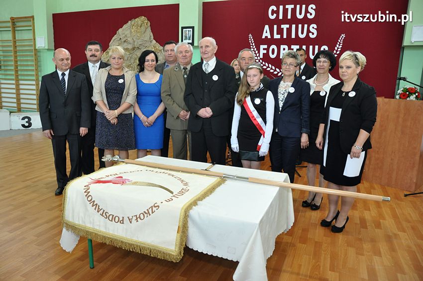 Szkoła Podstawowa w Turze zyskała patrona i sztandar