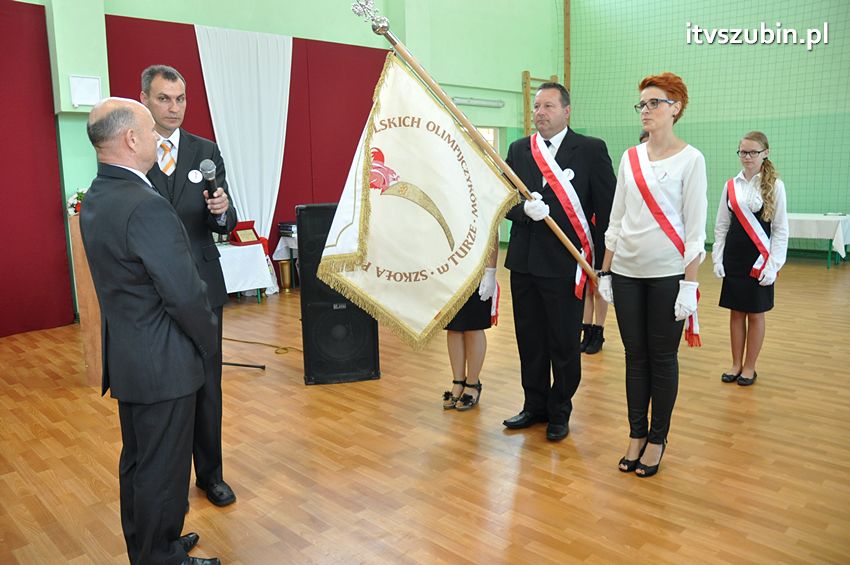 Szkoła Podstawowa w Turze zyskała patrona i sztandar