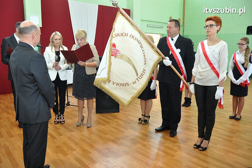 Szkoła Podstawowa w Turze zyskała patrona i sztandar