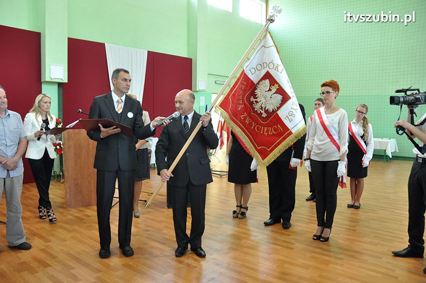 Szkoła Podstawowa w Turze zyskała patrona i sztandar