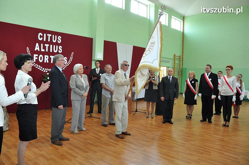 Szkoła Podstawowa w Turze zyskała patrona i sztandar