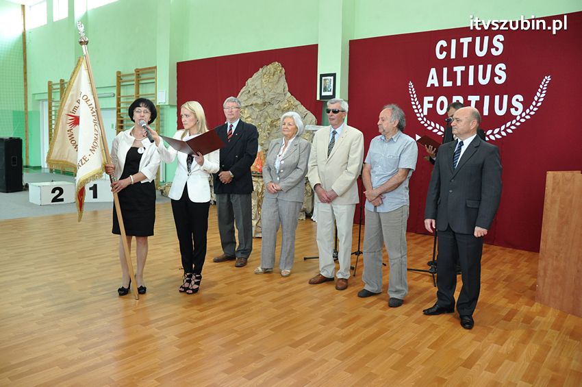 Szkoła Podstawowa w Turze zyskała patrona i sztandar