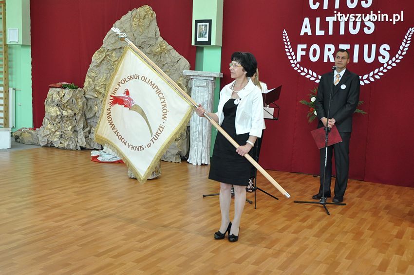 Szkoła Podstawowa w Turze zyskała patrona i sztandar