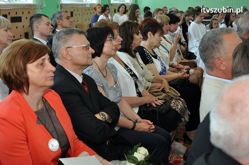 Szkoła Podstawowa w Turze zyskała patrona i sztandar