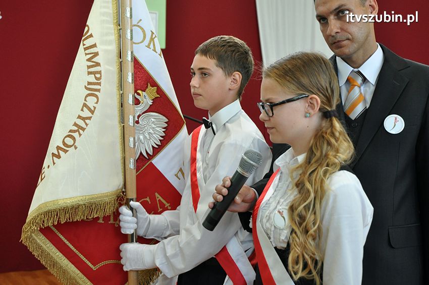 Szkoła Podstawowa w Turze zyskała patrona i sztandar