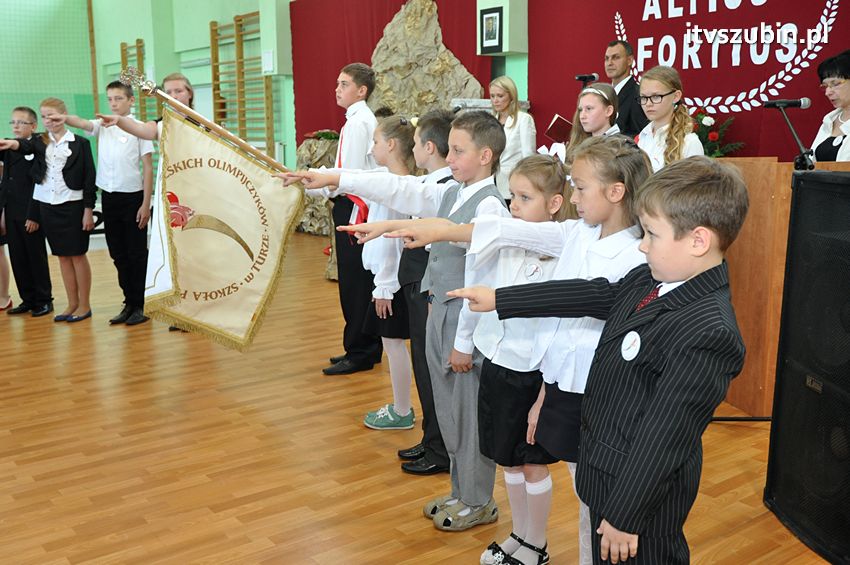 Szkoła Podstawowa w Turze zyskała patrona i sztandar