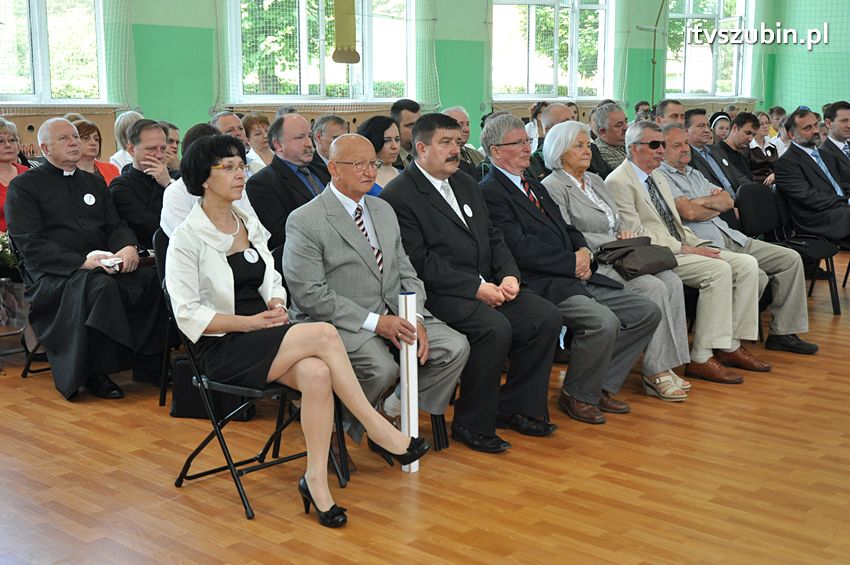 Szkoła Podstawowa w Turze zyskała patrona i sztandar