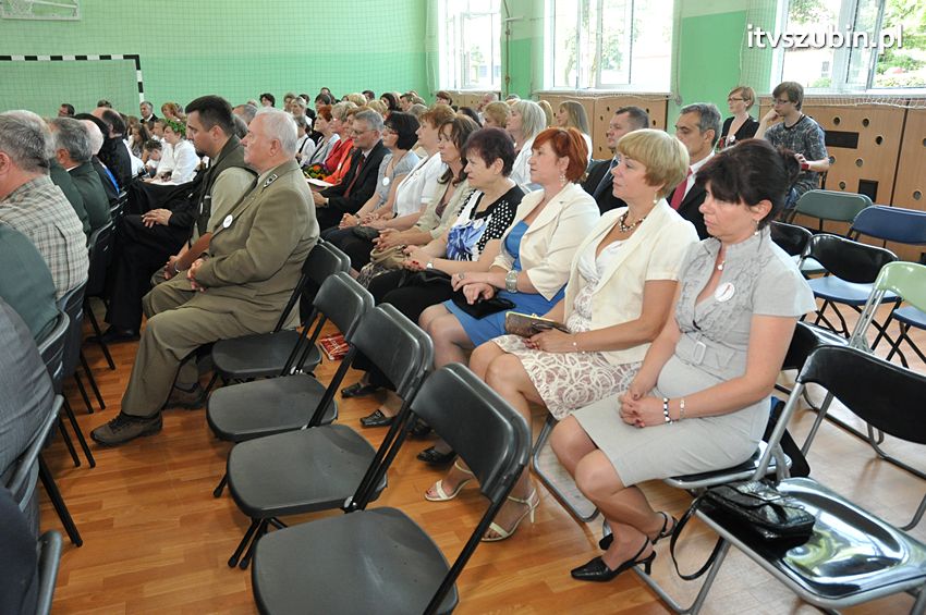 Szkoła Podstawowa w Turze zyskała patrona i sztandar