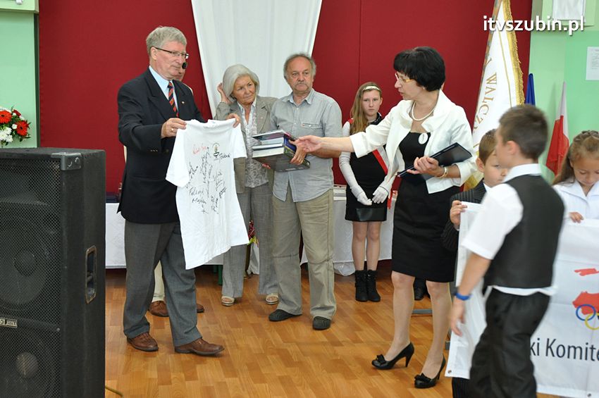 Szkoła Podstawowa w Turze zyskała patrona i sztandar