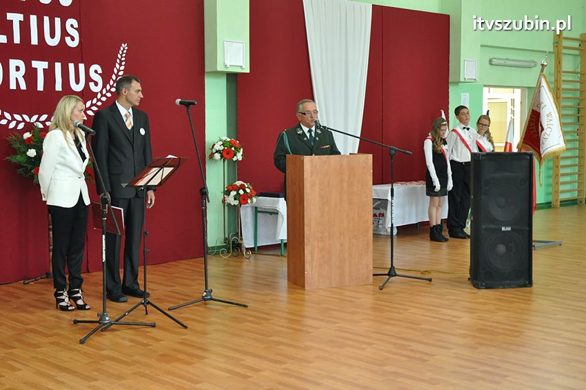 Szkoła Podstawowa w Turze zyskała patrona i sztandar