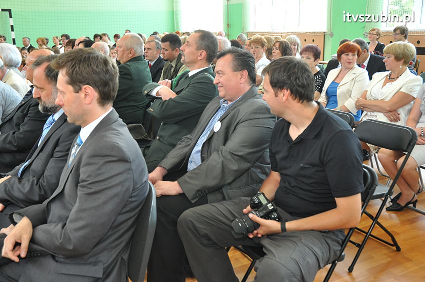 Szkoła Podstawowa w Turze zyskała patrona i sztandar