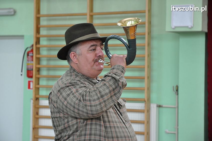 Szkoła Podstawowa w Turze zyskała patrona i sztandar