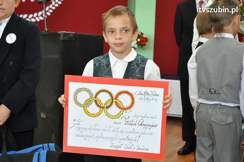 Szkoła Podstawowa w Turze zyskała patrona i sztandar