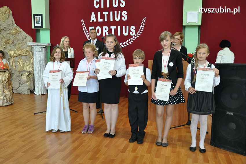 Szkoła Podstawowa w Turze zyskała patrona i sztandar