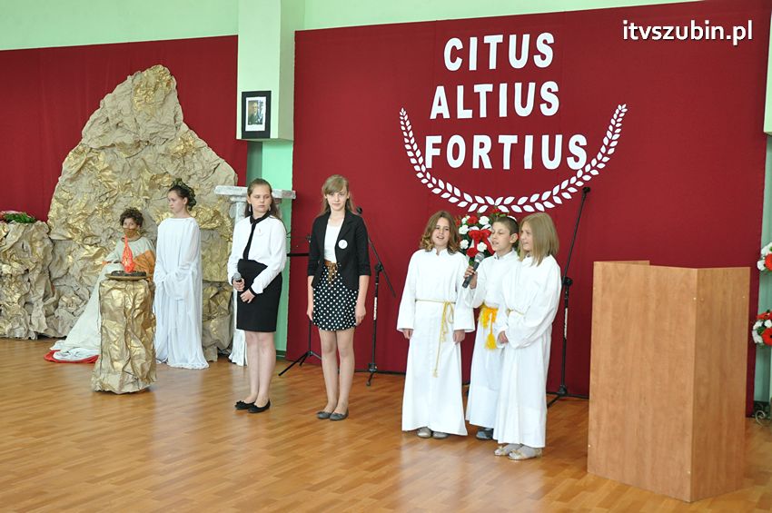 Szkoła Podstawowa w Turze zyskała patrona i sztandar