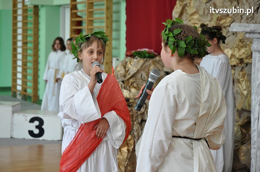 Szkoła Podstawowa w Turze zyskała patrona i sztandar